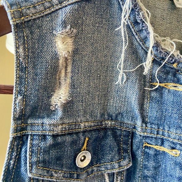 Roommates California Denim Crop Jacket Size Medium - Picture 4 of 4